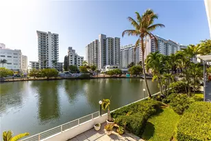 2445 Lake Pancoast Dr, Miami Beach, FL 33140 - Photo 15