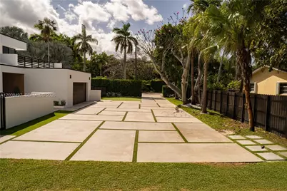 10475 SW 72nd Ave, Pinecrest, FL 33156 - Photo 3