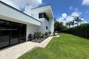 10475 SW 72nd Ave, Pinecrest, FL 33156 - Photo 13