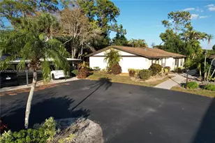 1031 Pine Isle Ln, Naples, FL 34112 - Photo 1