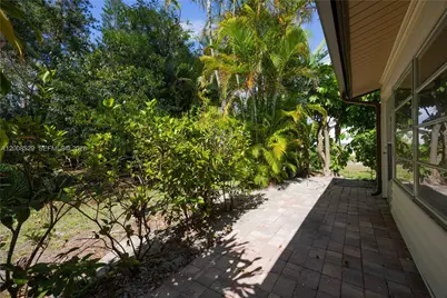1031 Pine Isle Ln #1031, Naples, FL 34112 - Photo 21