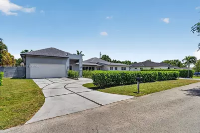 11811 SW 82nd Rd, Miami, FL 33156 - Photo 3
