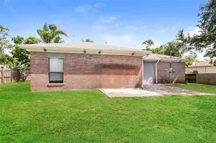 438 SE Streamlet Ave, Port Saint Lucie, FL 34983 - Photo 17