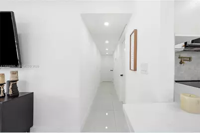 10860 SW 40th Ter, Miami, FL 33165 - Photo 11