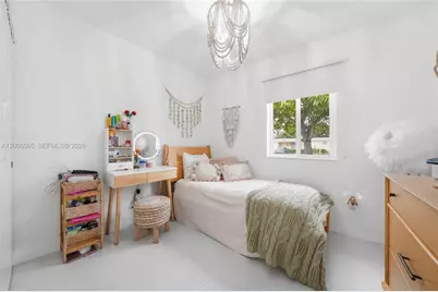 10860 SW 40th Ter, Miami, FL 33165 - Photo 13