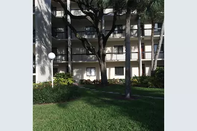3050 Presidential Way #101, West Palm Beach, FL 33401 - Photo 1
