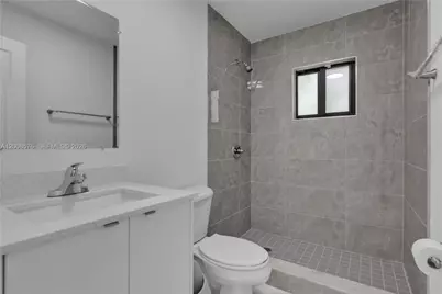 152 NW 18 St, Homestead, FL 33030 - Photo 17