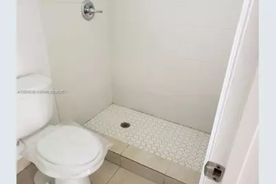 2929 NW 88th St #4, Miami, FL 33147 - Photo 3