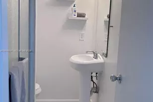1800 Collins Ave, Miami Beach, FL 33139 - Photo 19