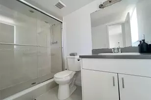 1800 Collins Ave, Miami Beach, FL 33139 - Photo 17