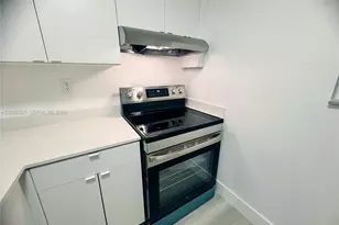 6095 W 18th Ave, Hialeah, FL 33012 - Photo 7