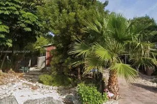 22963 Anne Bonny Ln, Sugarloaf, FL 33042 - Photo 1