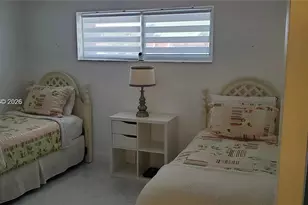 9720 S Hollybrook Lake Dr, Pembroke Pines, FL 33025 - Photo 7