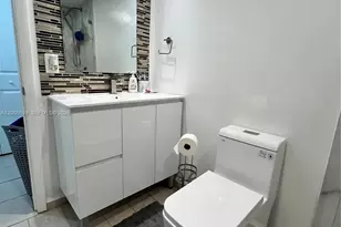 5580 W 26th Ct, Hialeah, FL 33016 - Photo 11