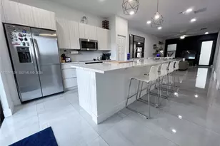 7825 NW 104th Ave, Doral, FL 33178 - Photo 3
