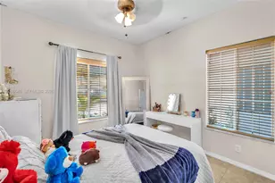 4266 SW 10th Pl, Deerfield Beach, FL 33442 - Photo 9