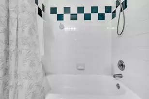 4266 SW 10th Pl, Deerfield Beach, FL 33442 - Photo 11