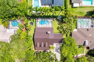 8220 SW 182nd St, Palmetto Bay, FL 33157 - Photo 9