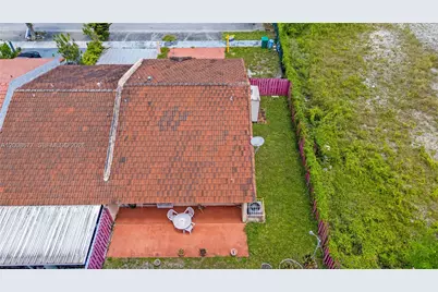 8800 NW 118th St, Hialeah Gardens, FL 33018 - Photo 19