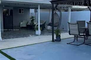 367 W 33rd St, Hialeah, FL 33012 - Photo 9