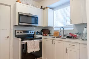 611 74th St, Miami Beach, FL 33141 - Photo 25