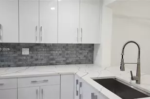 8010 N Colony Cir N, Tamarac, FL 33321 - Photo 5