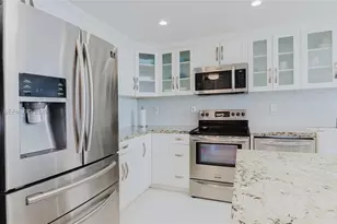 2625 Collins Ave, Miami Beach, FL 33140 - Photo 63