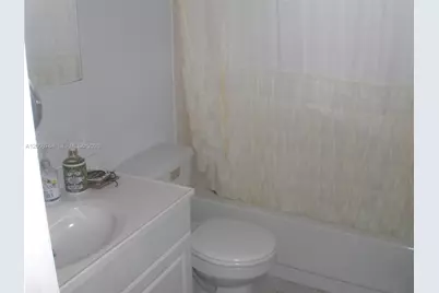 962 NW 79th Ter, Plantation, FL 33324 - Photo 13