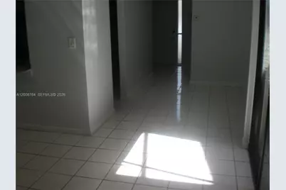 962 NW 79th Ter, Plantation, FL 33324 - Photo 9