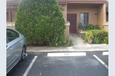 962 NW 79th Ter, Plantation, FL 33324 - Photo 17