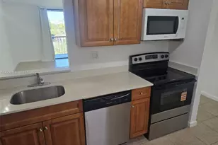 8045 SW 107th Ave, Miami, FL 33173 - Photo 5