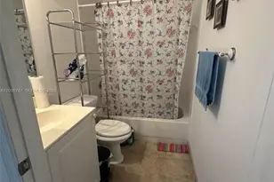 7125 NW 173rd Dr, Hialeah, FL 33015 - Photo 9