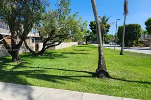 9195 Fontainebleau Blvd, Miami, FL 33172 - Photo 5