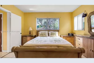 1201 NE 144th St, Miami, FL 33161 - Photo 11
