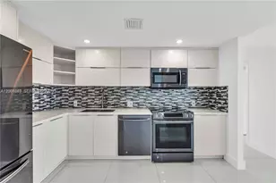 100 Bayview Dr, Sunny Isles Beach, FL 33160 - Photo 3