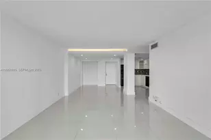 100 Bayview Dr, Sunny Isles Beach, FL 33160 - Photo 7