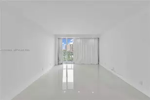 100 Bayview Dr, Sunny Isles Beach, FL 33160 - Photo 9