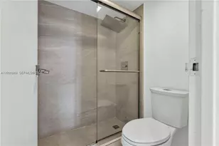 100 Bayview Dr, Sunny Isles Beach, FL 33160 - Photo 15