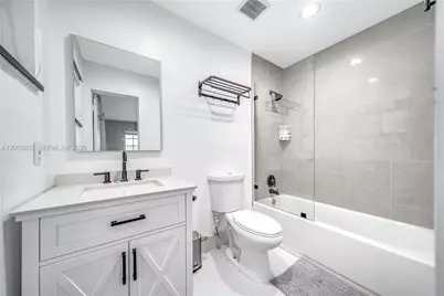 1940 NE 62nd St, Fort Lauderdale, FL 33308 - Photo 11