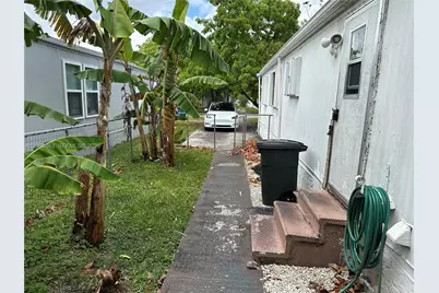 3028 SW 50th St #0, Dania Beach, FL 33312 - Photo 17