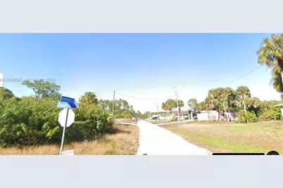 542 Oakfield Ave, Lehigh Acres, FL 33974 - Photo 7