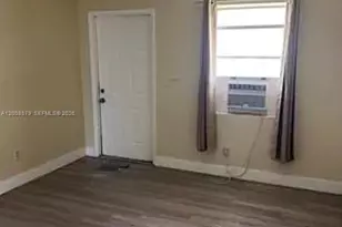 1109 SW 2nd St, Homestead, FL 33030 - Photo 3