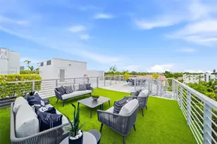 545 SW 11th St, Miami, FL 33129 - Photo 15