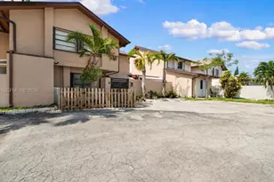 8186 NW 98th Ln, Hialeah Gardens, FL 33016 - Photo 7