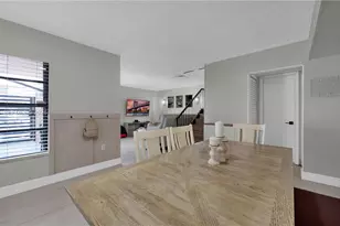 8186 NW 98th Ln, Hialeah Gardens, FL 33016 - Photo 15