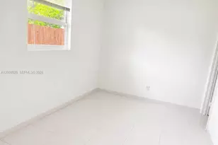 8210 SW 7th St, North Lauderdale, FL 33068 - Photo 7