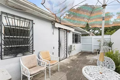 410 East Dr #2, North Miami Beach, FL 33162 - Photo 3