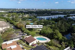 2366 SW 70th Way, Davie, FL 33317 - Photo 3