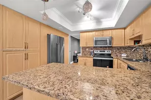 107 Heatherbrook Way, Hollywood, FL 33021 - Photo 5