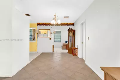 1570 NE 15th St, Homestead, FL 33033 - Photo 11